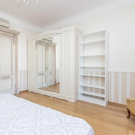 Old Town Superior Business 公寓 *