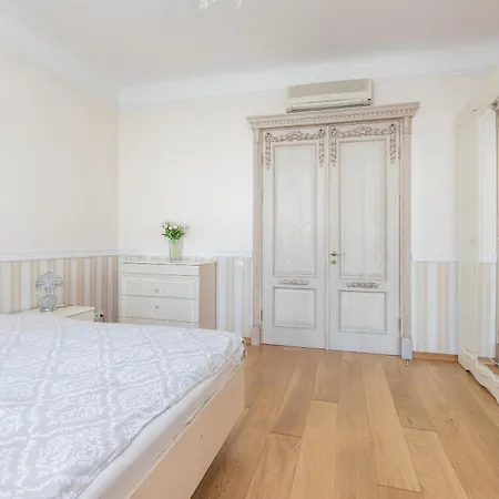 Old Town Superior Business Lägenhet