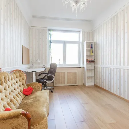 Old Town Superior Business Apartman *
